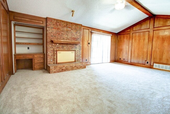 Building Photo - 758 Brighton Ln