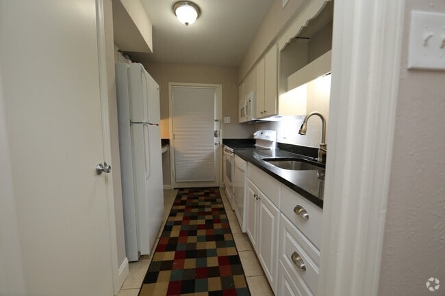 Building Photo - 7727 Meadow Park Dr