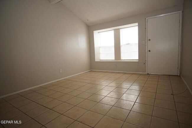 Foto del edificio - 2917 E Glen Dr