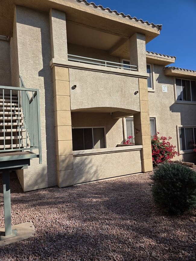 Building Photo - San Simeon Condo