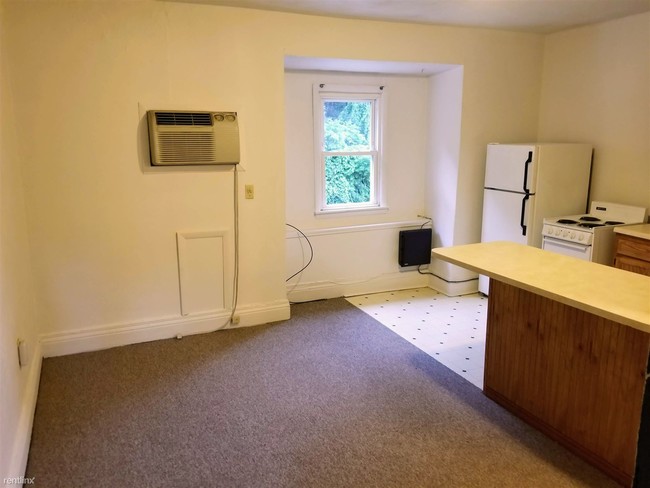 Foto del edificio - 1 br, 1 bath Apartment - 77 Bates Street #3
