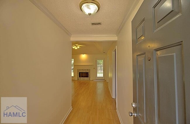 Building Photo - 555 Wellington Way