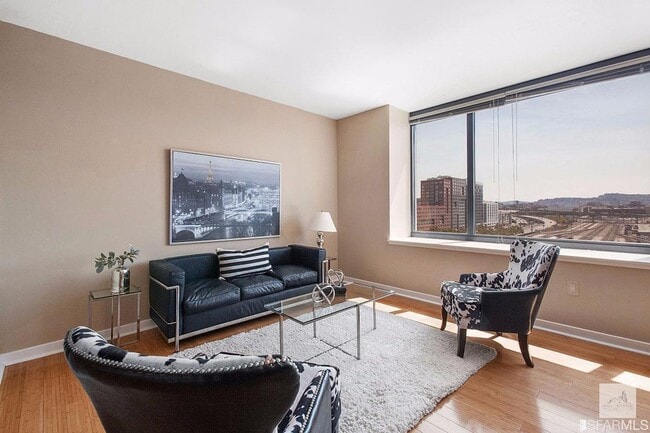 Spacious One-Bedroom Elegance in a Luxury Doorman Building with EV Parking - Spacious One-Bedroom Elegance in a Luxury Doorman Building with EV Parking Apartment