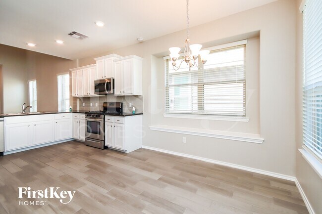 Foto del edificio - 5710 Savanna Pasture Rd