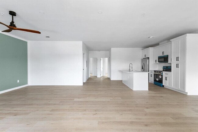 Building Photo - 1325 35th St