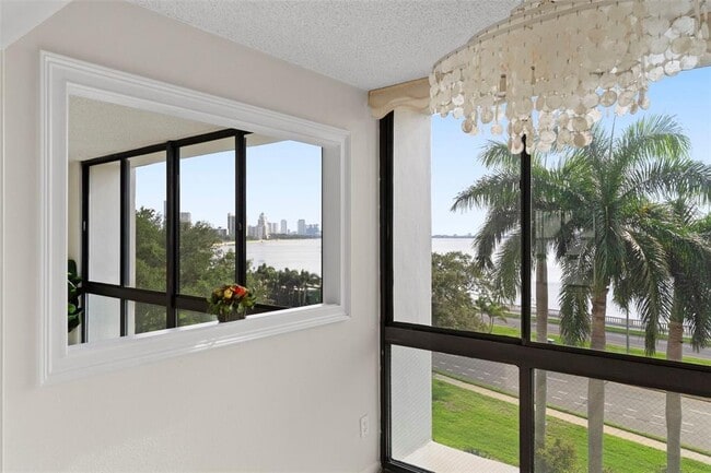 Building Photo - 3301 Bayshore Blvd