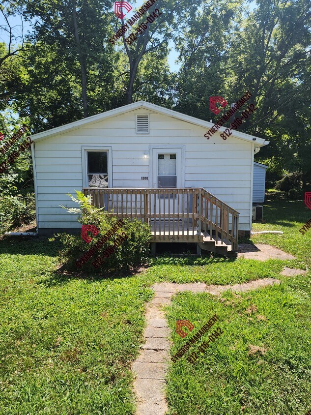 Primary Photo - 1010 Stewart Ave