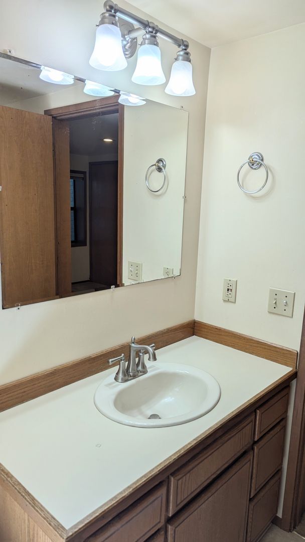 Building Photo - Delightful MIL Unit- North Beach