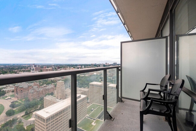 Building Photo - 85 Grenville St