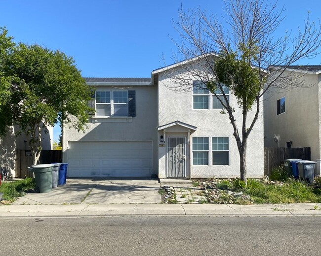 Building Photo - Coming Soon! 3 bedroom 2.5 Bathroom Home