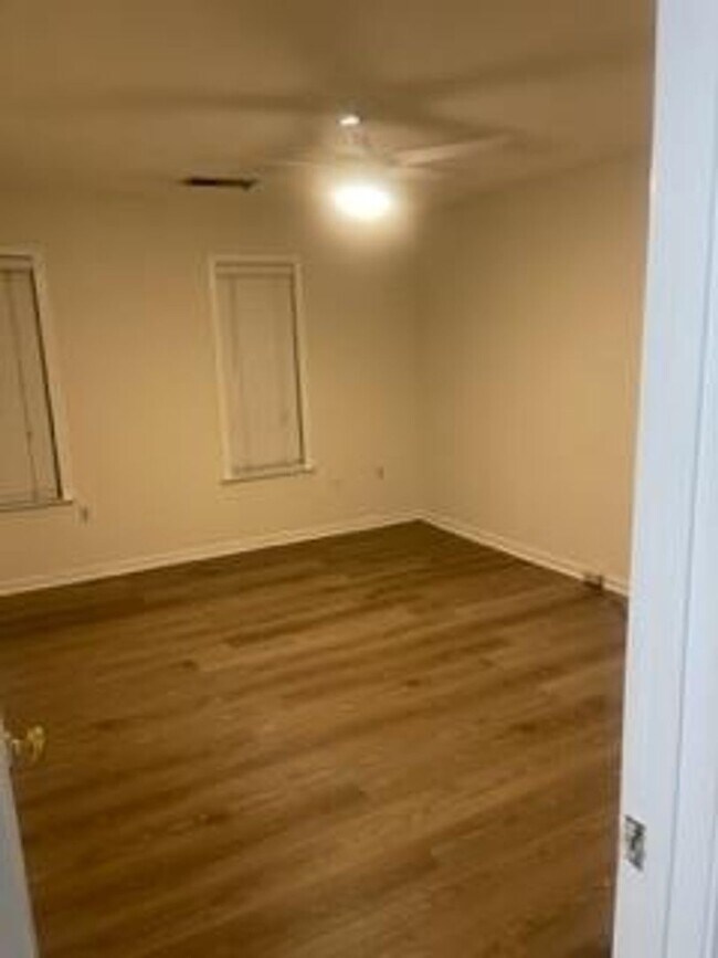 Building Photo - Stylish & Spacious 2-Bedroom Home in Memph...