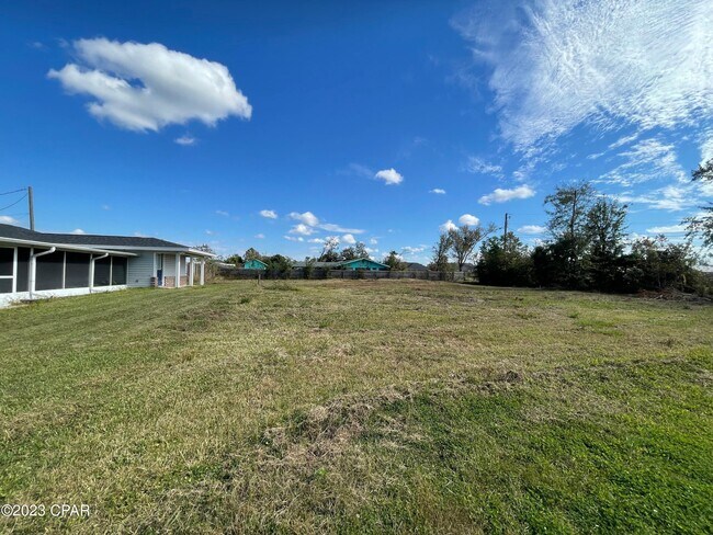 Building Photo - 2636 E 40th Plaza