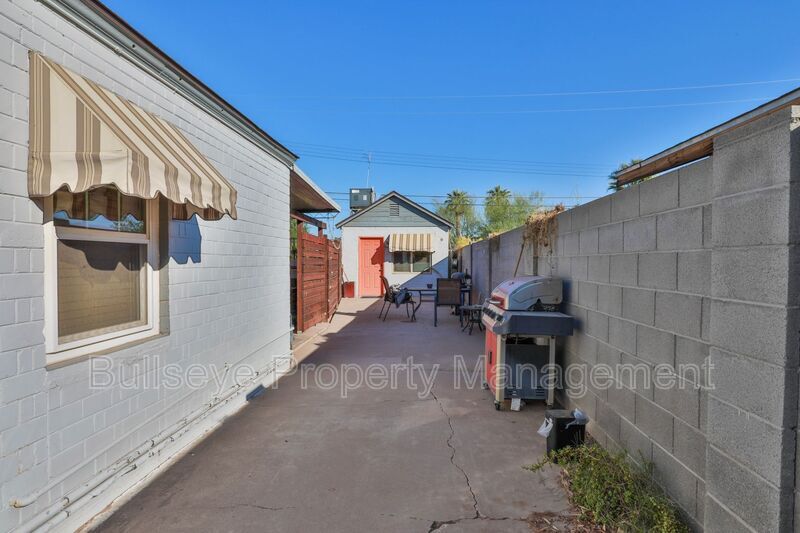 Foto principal - 326 E Whitton Ave