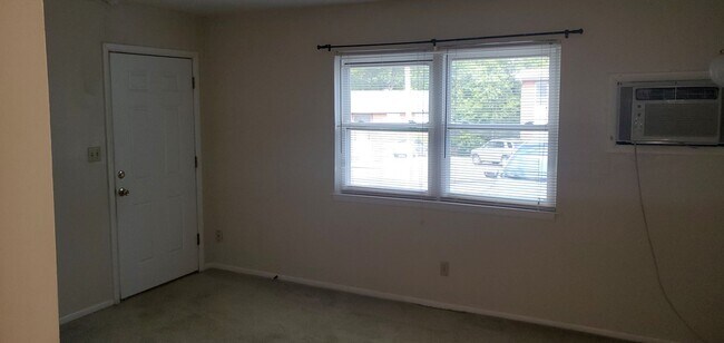 Foto del edificio - 2203 Oakwood Dr