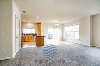 Building Photo - 1090 SW 170th Ave