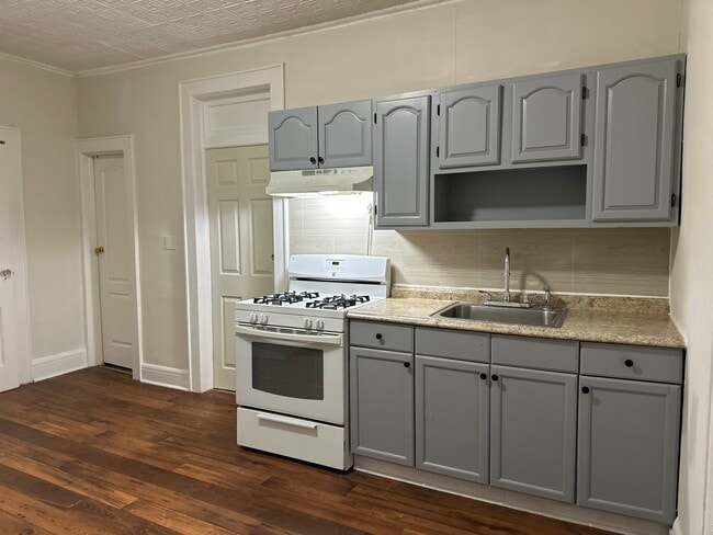 Kitchen - 7 Archibald Ter