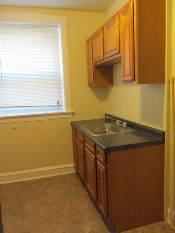 Primary Photo - 1403 W 80th St