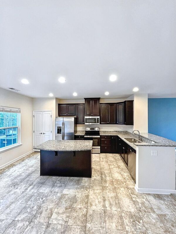 Foto del edificio - 8116 Creekside Village Dr