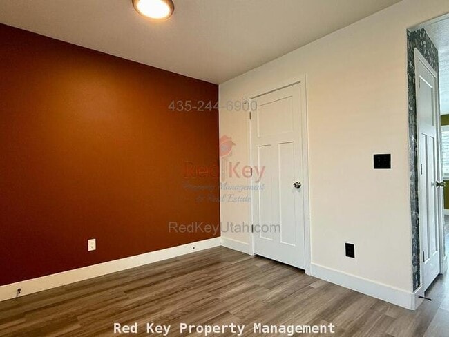 Building Photo - Kay Ln Townhouse