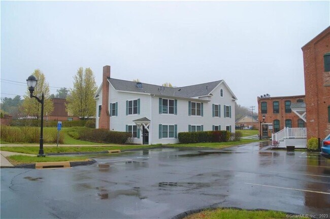 Building Photo - 37 Mill St