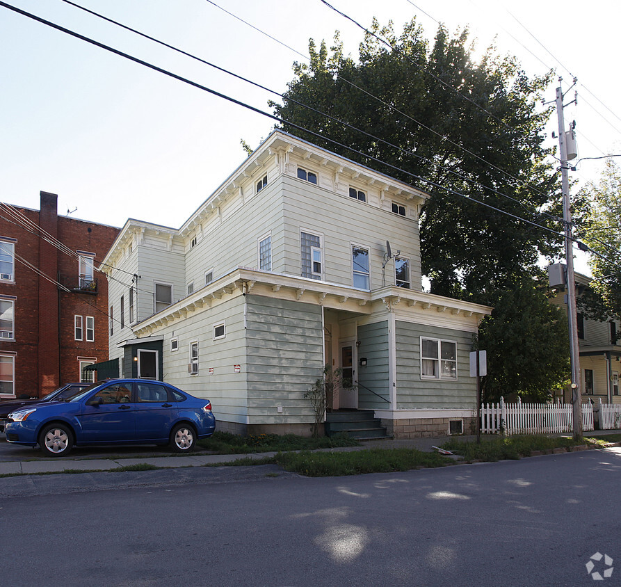 Primary Photo - 21-25 Mohawk St