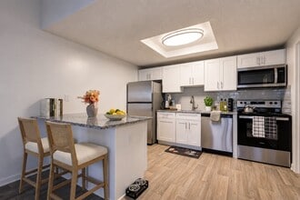 Interior Photo - Oakwood Village (FL)
