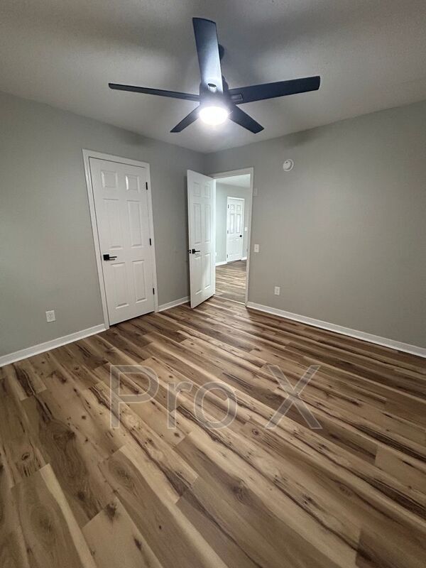 Foto del edificio - 3303 SW Victoria Pl