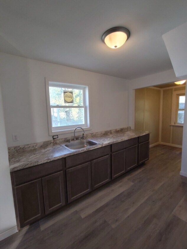 Foto principal - 1627 Woodbine Ave SE