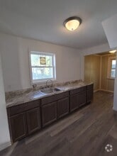 Building Photo - 1627 Woodbine Ave SE