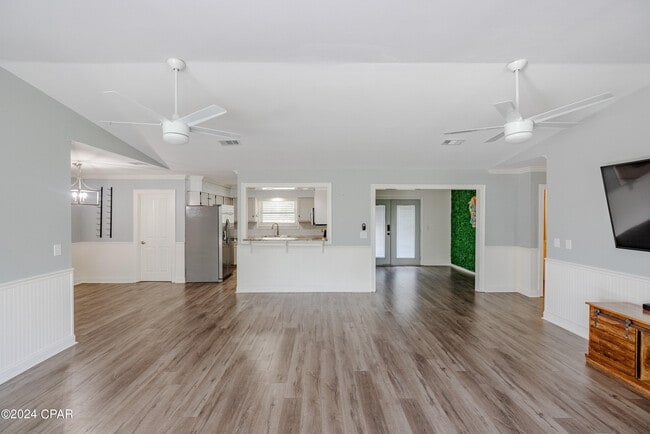 Building Photo - 407 W Gulf Blvd