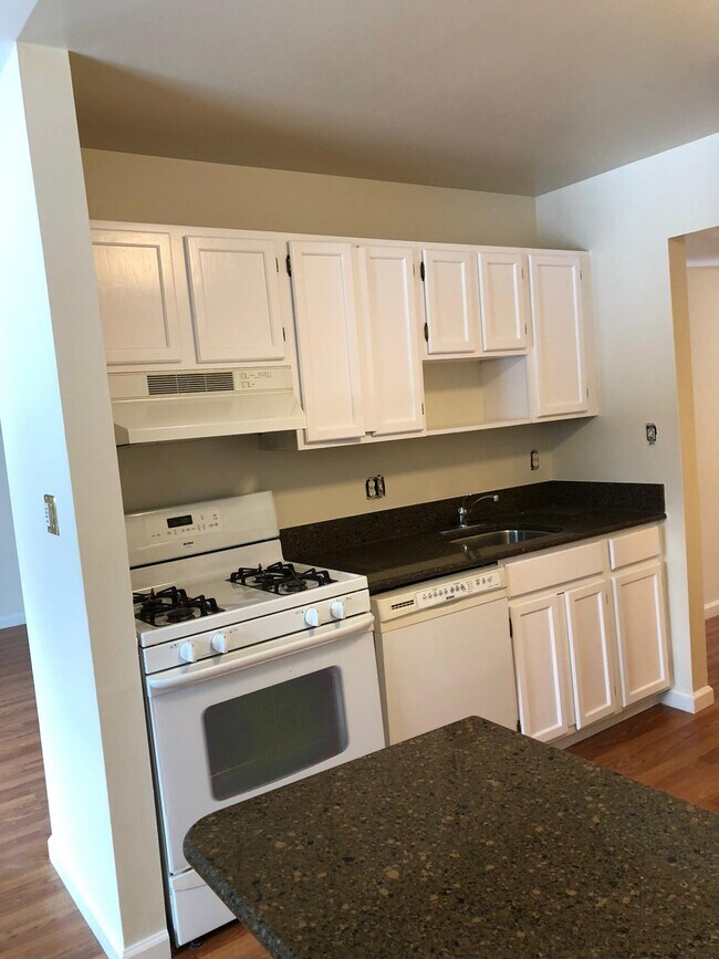 Foto del edificio - 5041 Green Mountain Cir