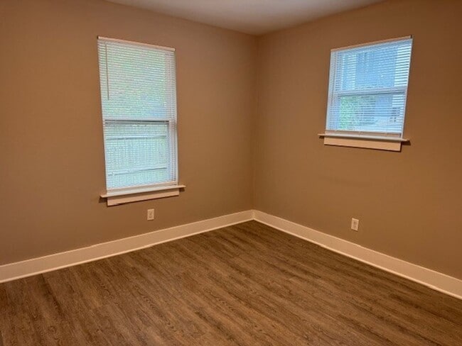 Building Photo - 524 26th Ave N