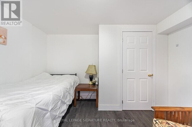 Building Photo - 406 Tamarack Dr