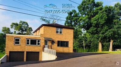 Building Photo - 26179 Riverview Dr