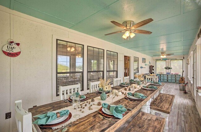 Foto del edificio - 411 Riverwood Dr