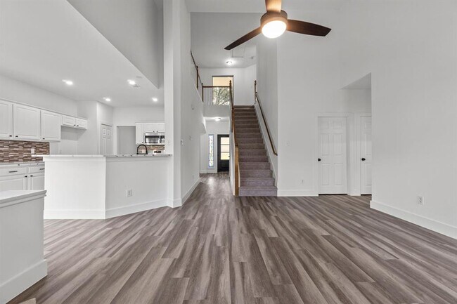 Foto del edificio - 419 Steeplechase Dr