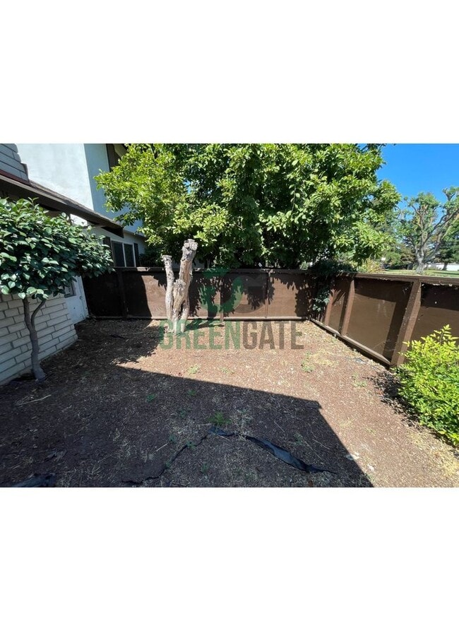 Foto del edificio - 3 BEDROOM 2 BATH HOME MOVE IN READY IN MOD...