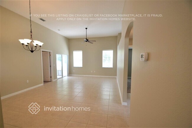 Foto del edificio - 562 Coral Trace Blvd