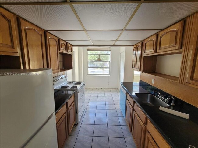 2 bedroom in North Miami Beach FL 33162 - 2 bedroom in North Miami Beach FL 33162 Apartment