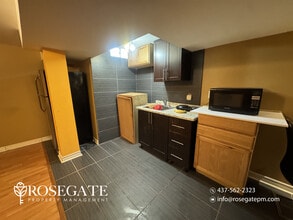 Building Photo - 578 Summer Park Crescent