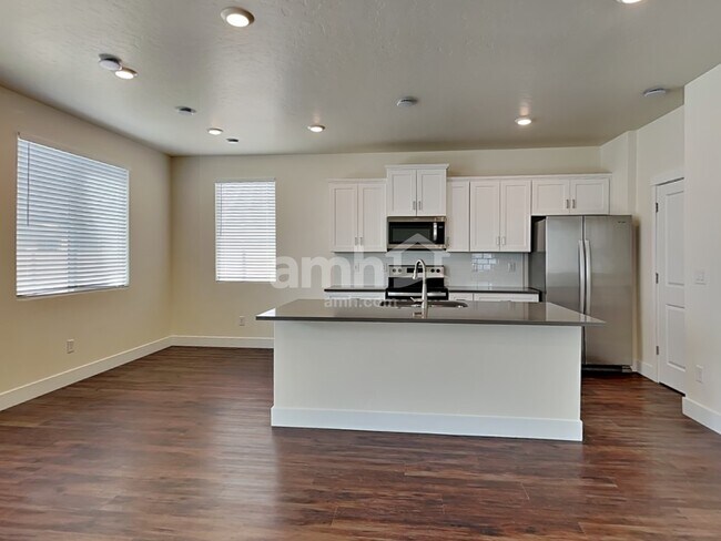 Foto del edificio - 4067 N Bold Stripe Ave