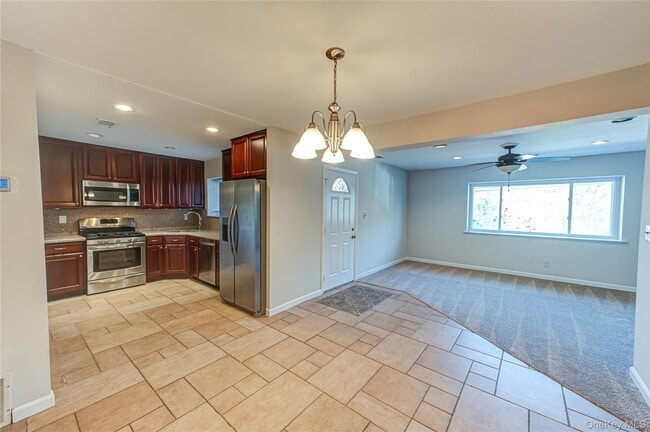 Foto del edificio - 213 Storm Dr