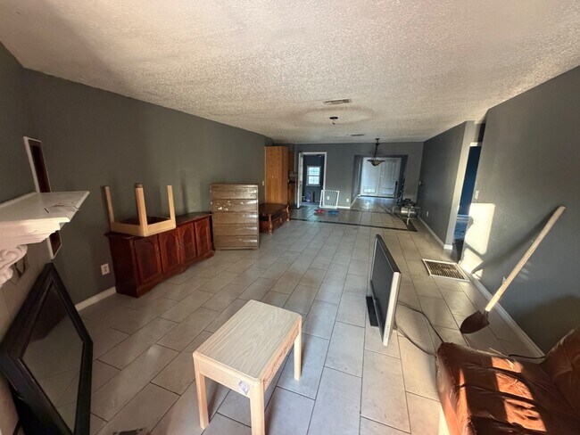 Building Photo - 8203 Elkridge Ave