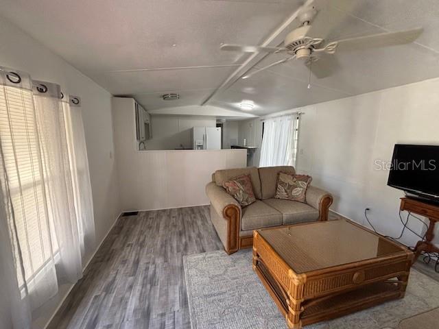 Building Photo - 605 Sunnyside Dr