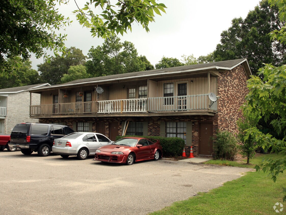 Foto principal - 270 Fleming Rd