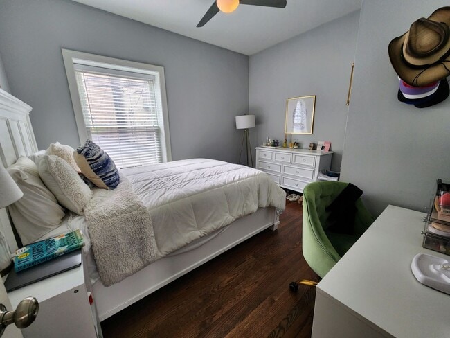 Building Photo - Luxury 4 bedroom duplex in East Lakeview