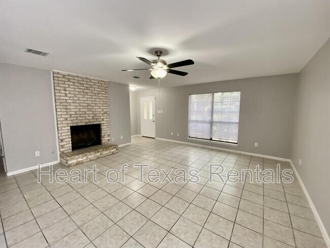 Foto del edificio - 6824 Edmond Ave