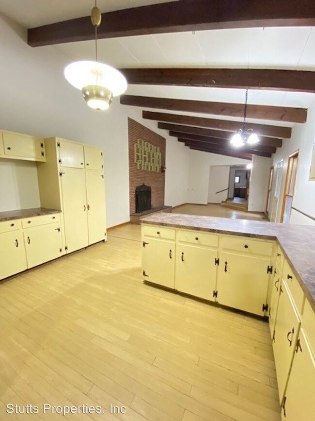 Foto del edificio - 668 Simpson St