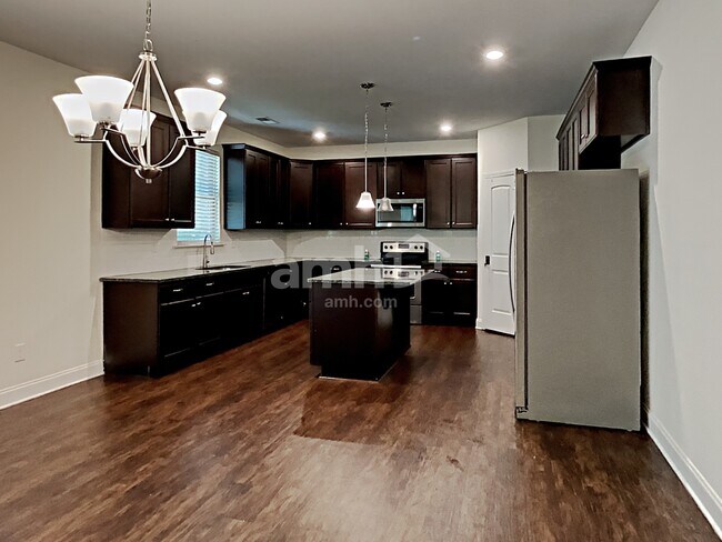Building Photo - 453 Juniper Bluff