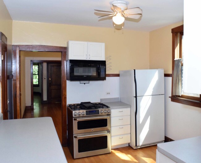 Building Photo - 4738 N Karlov Ave